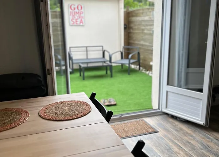 En Bord De بيت للعطل